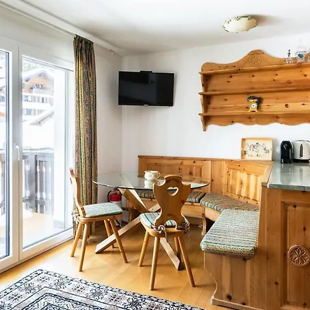 Chesa Maistra Apartment